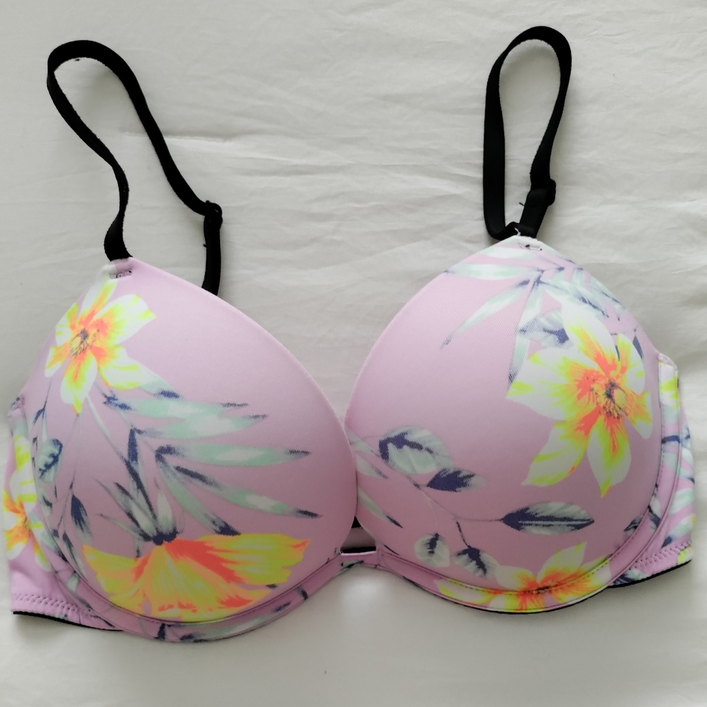Victoria's Secret Pink push-up bra